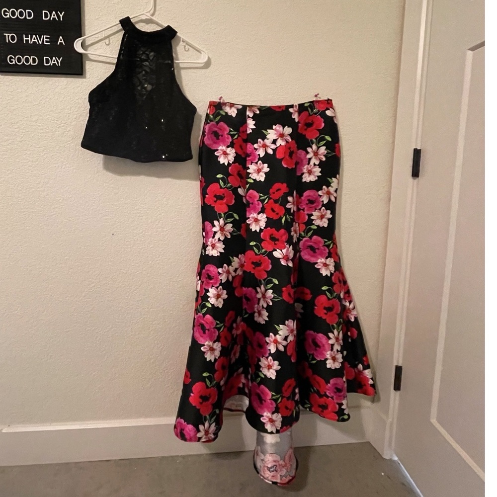 Bee Darlin Floral 2-Piece Formal/Prom Dress